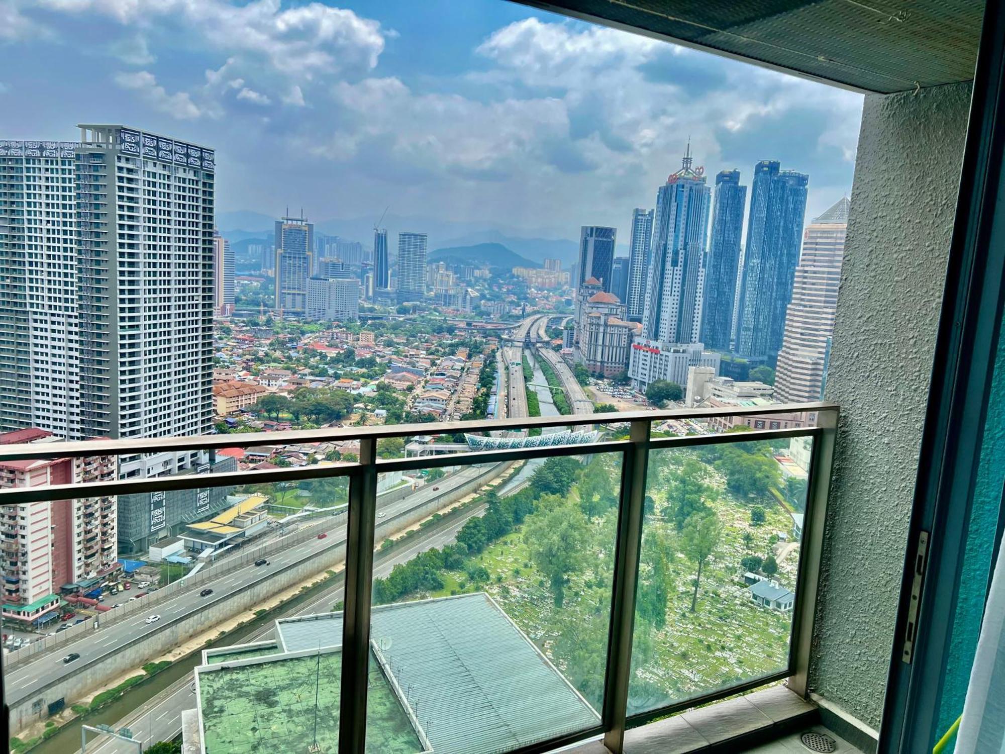 Summer Suites Klcc By Victorians Куала-Лумпур Екстер'єр фото