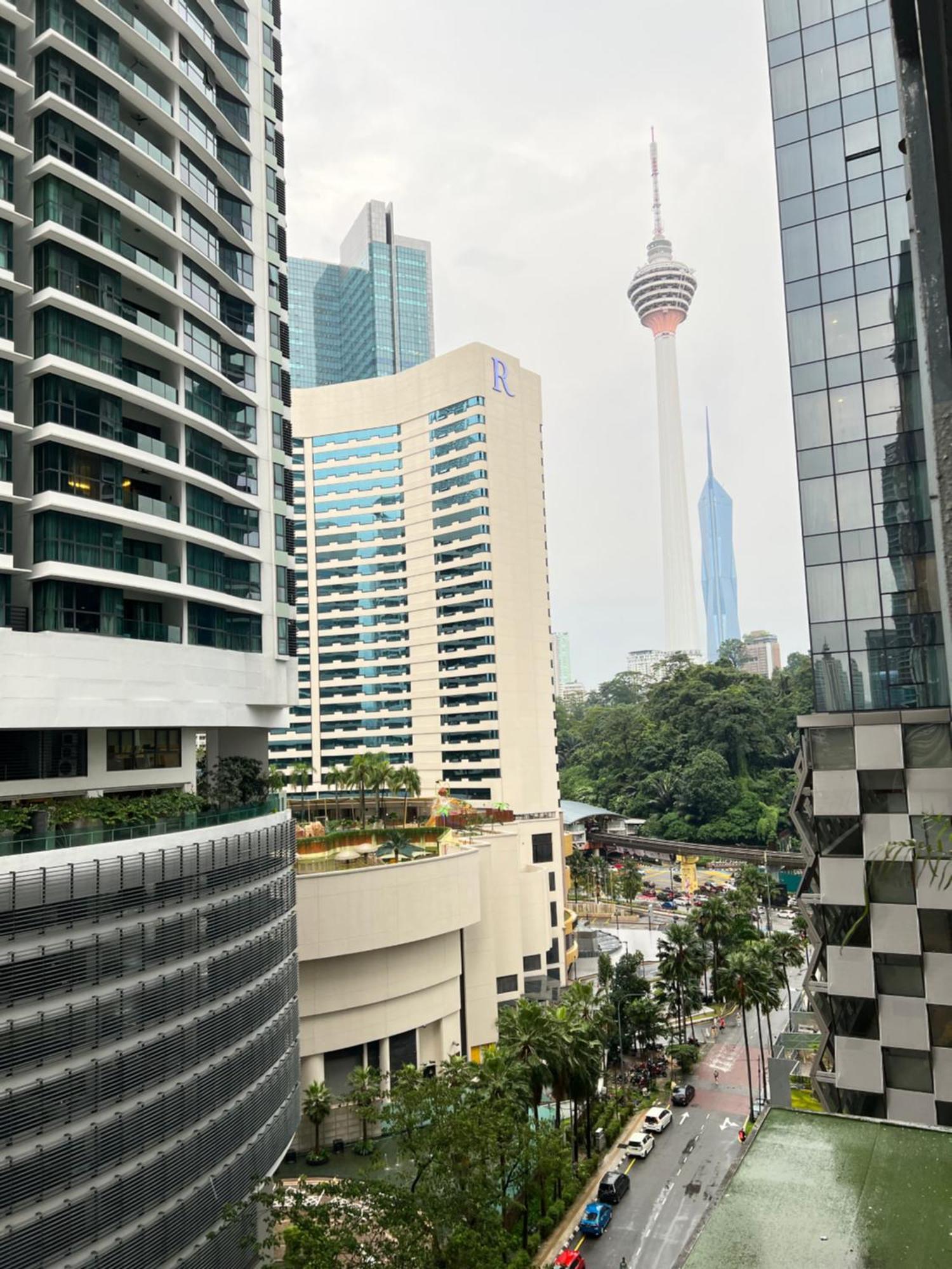 Summer Suites Klcc By Victorians Куала-Лумпур Екстер'єр фото